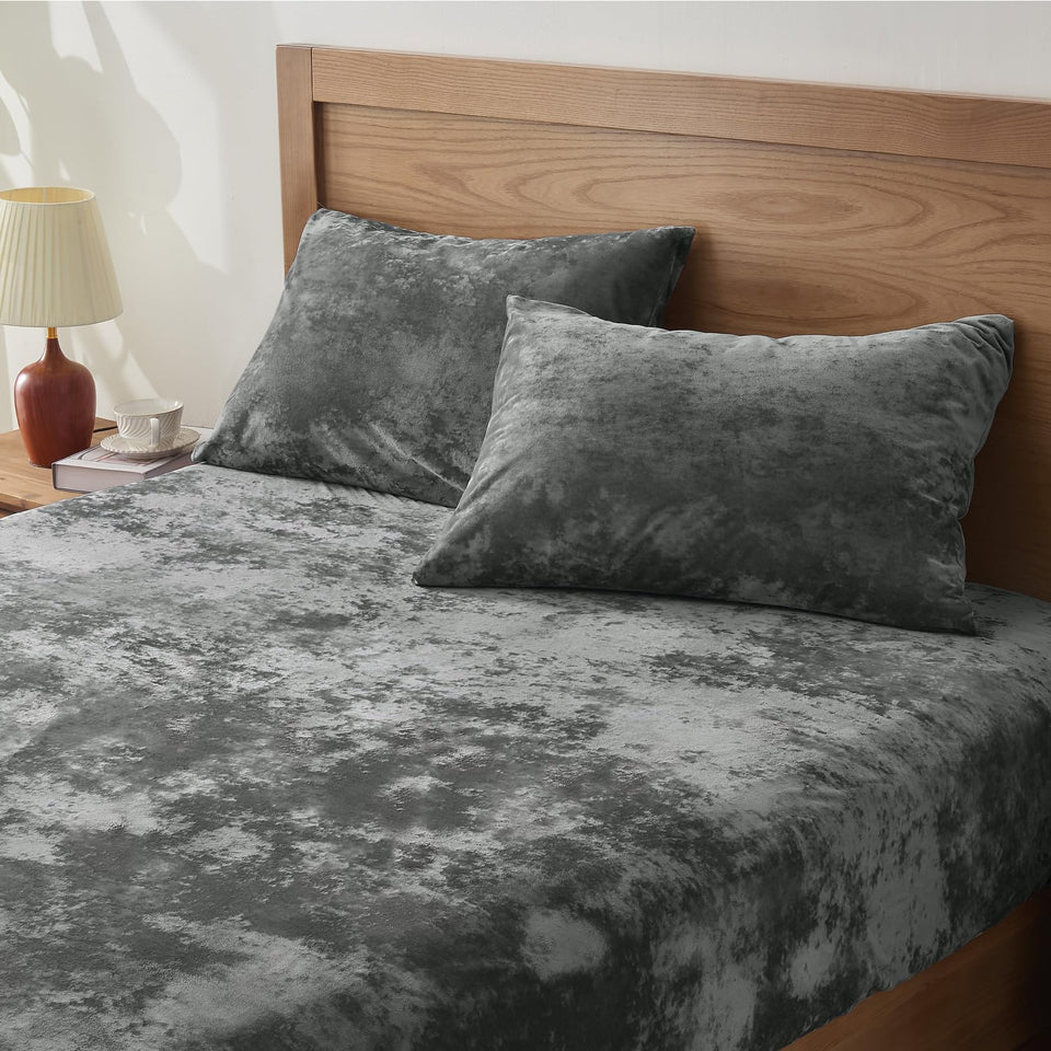 BEDELITE Velvet Fitted Sheet close-up shows ultra-soft texture for restful nights.