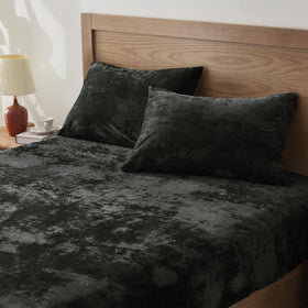 BEDELITE velvet fitted sheet with ice-floral design for cozy, breathable warmth.