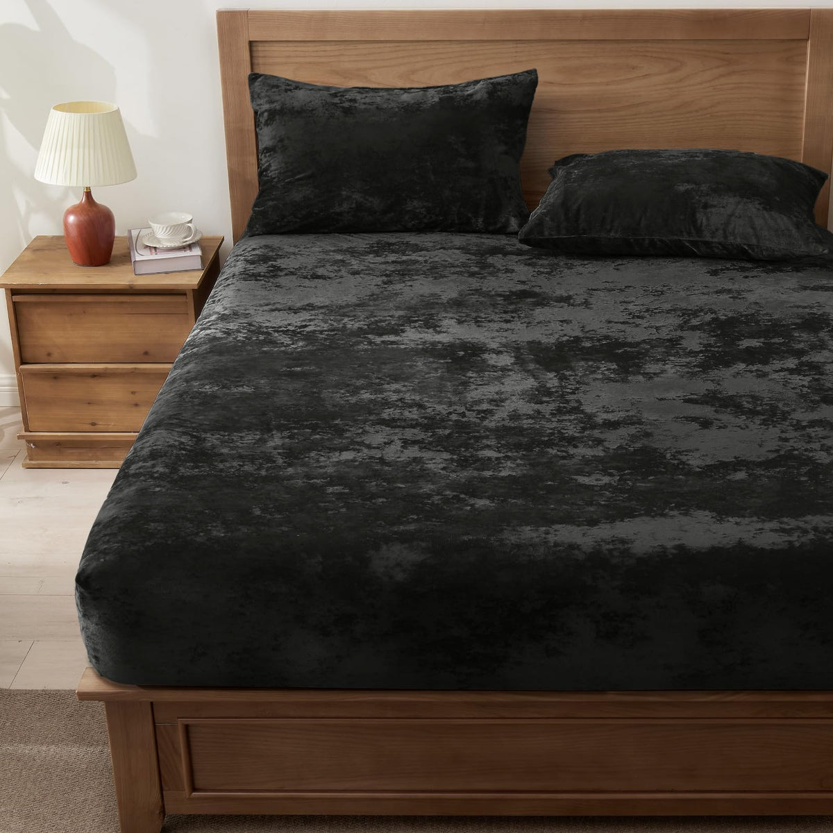 Stitching and seam quality on BEDELITE velvet sheet for durability.