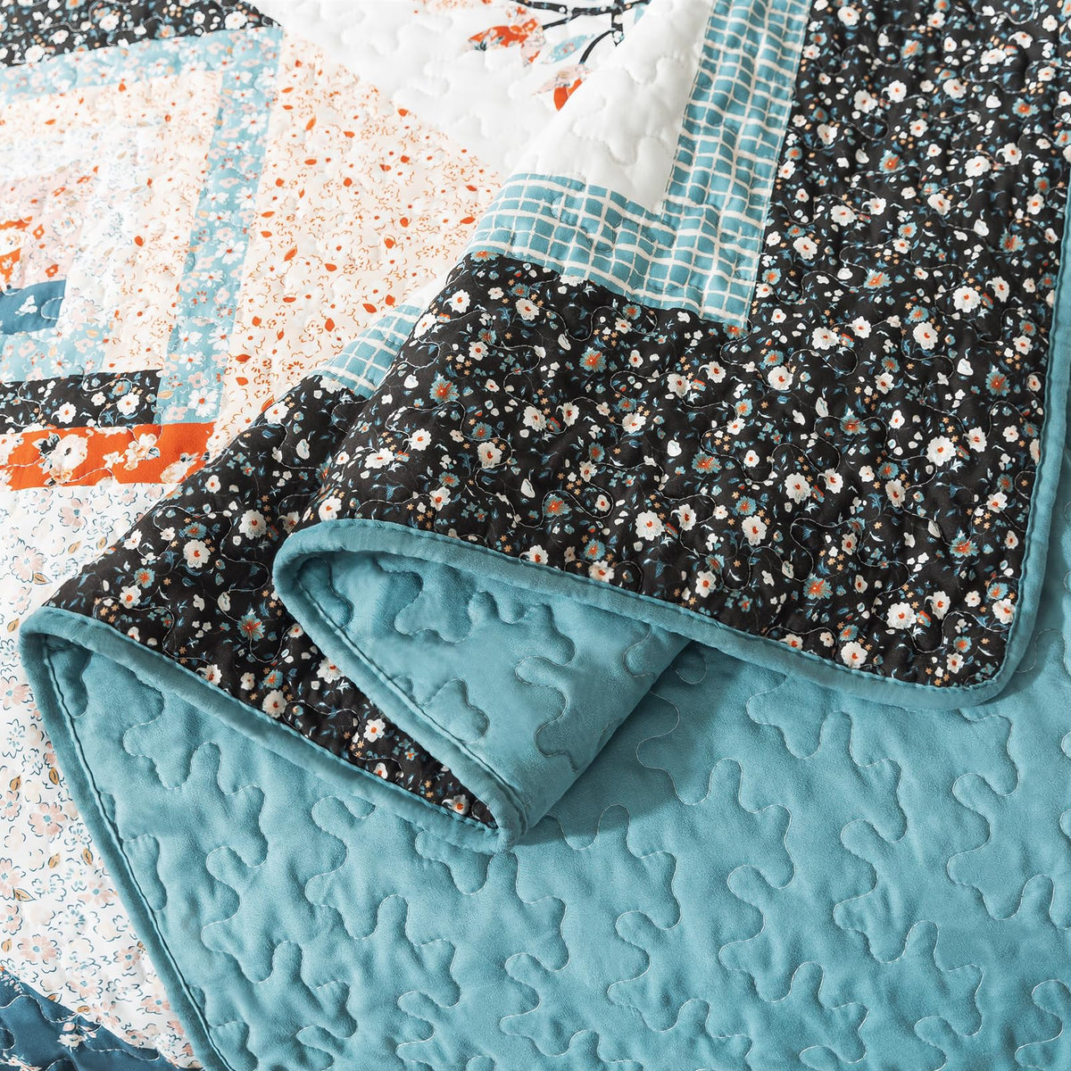 Bedifany quilt top and back in microfiber for skin-friendly comfort.