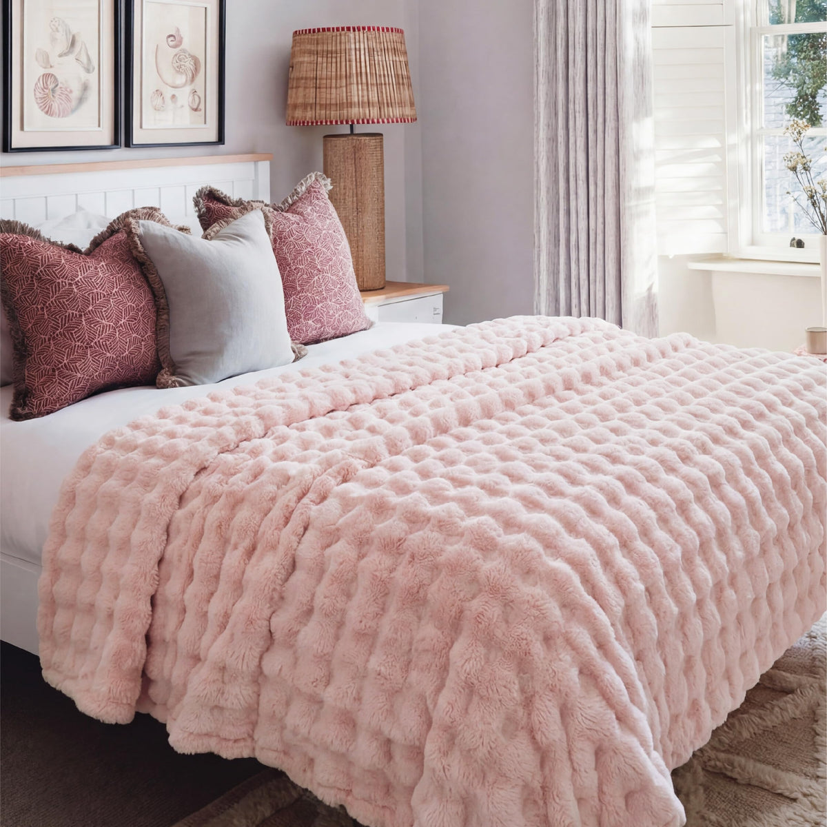 Bedsure pink 3D bubble blanket in bedroom decor highlighting style and softness