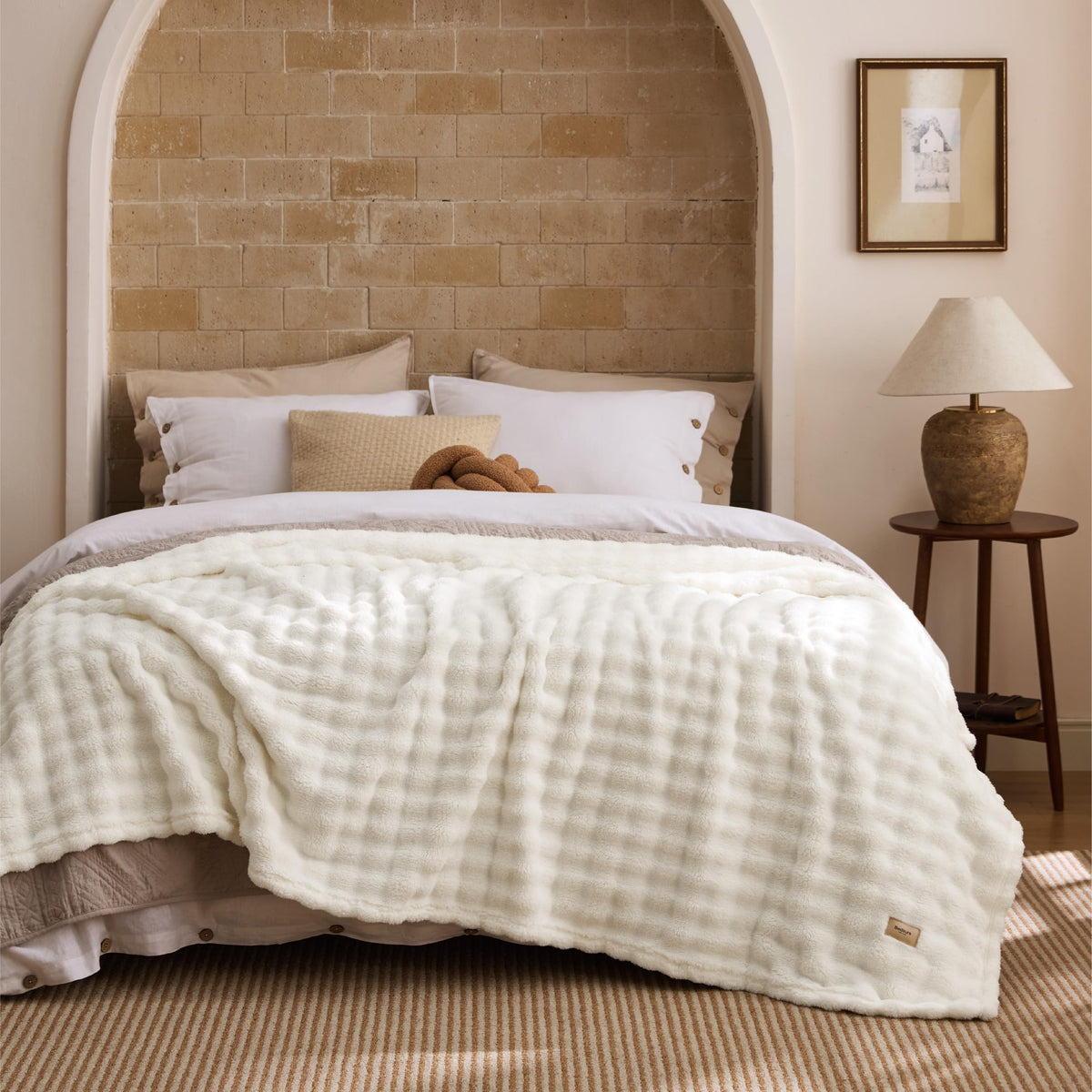 Bedsure 3D bubble throw in living room creates a cozy corner.