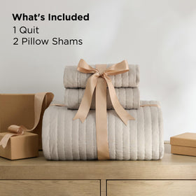 Bedsure anti-static, breathable fabric feature highlighted in product photography.