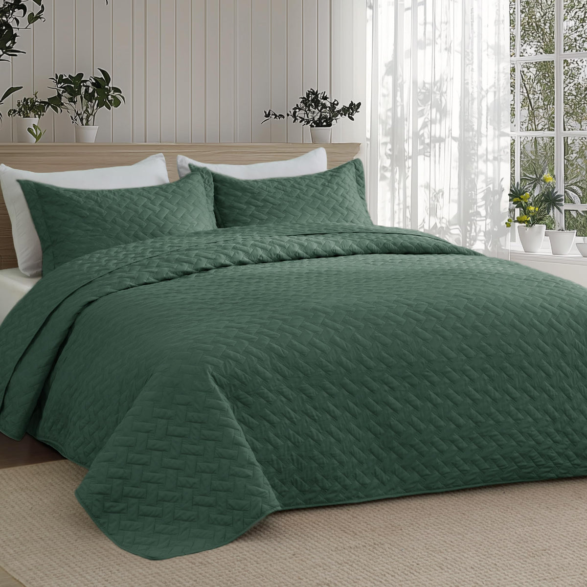 Bedsure queen quilt folded to show generous size 90 by 96 inches.