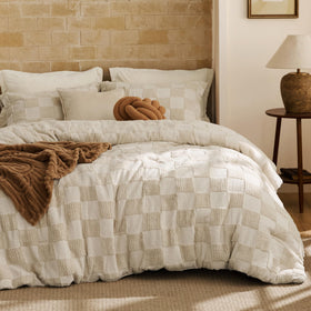 Bedsure comforter set beige with plaid geometric pattern for a cozy farmhouse look