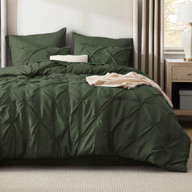 Bedsure bedroom decor ambiance shot with olive green bedding.