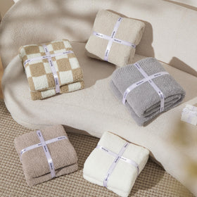 Bedsure colorfast dyeing preserves hues after washes for everyday use.
