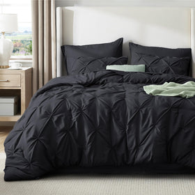 Bedsure Cloud-warmth image, lightweight warmth for year-round comfort