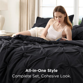 Bedsure microfiber close-up, fade-resistant fabric stays smooth after washing