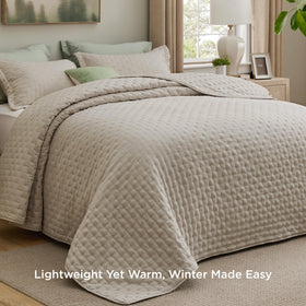 Bedsure California King Quilt embossed pattern adds texture to modern farmhouse decor