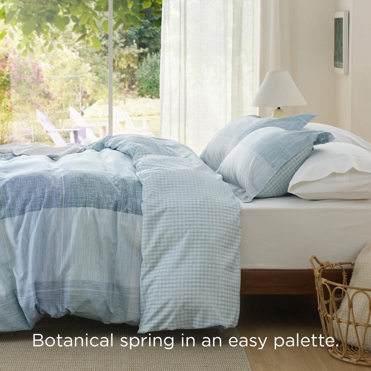 Bedsure durable polyester microfiber resists fading and repeated washing.