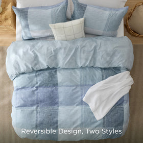 Bedsure duvet cover features eight corner ties to keep the insert in place.