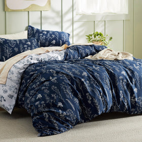 Bedsure duvet cover with zipper closure for secure duvet insert.