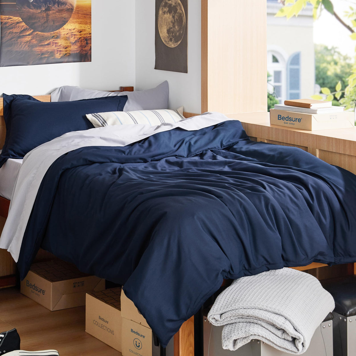 Bedsure twin XL duvet cover in navy blue with soft double-brushed fabric for nightly comfort