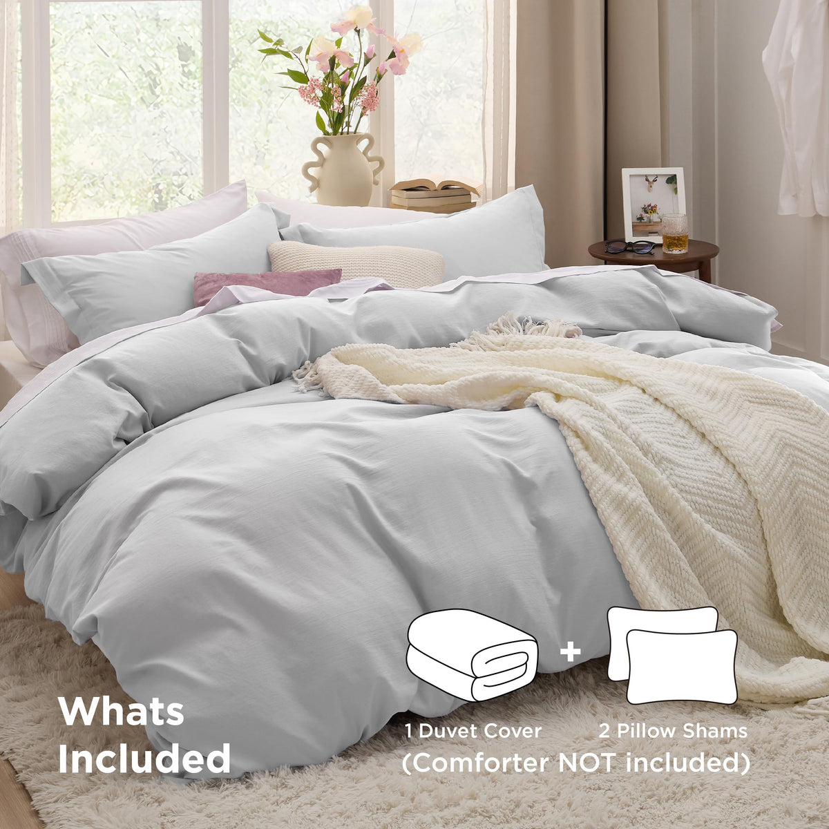 Bedsure duvet cover with zipper closure for secure insert.