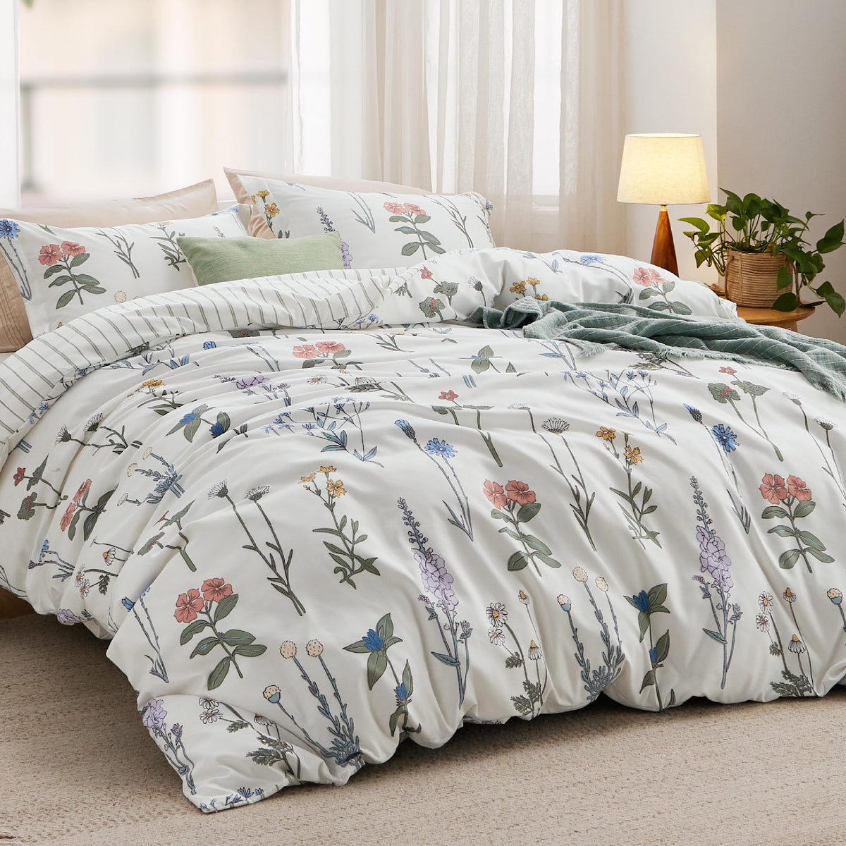 Bedsure duvet cover with zipper closure for easy bed making and secure insert.