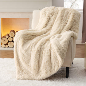 Bedsure easy-care blanket machine washable for simple maintenance.