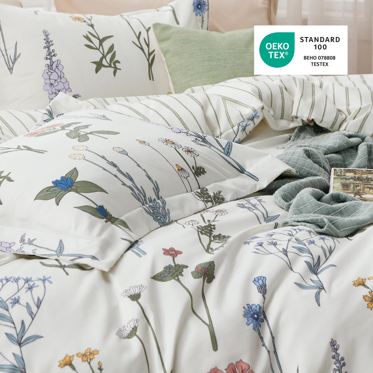 Bedsure eight corner ties keep the duvet insert in place.