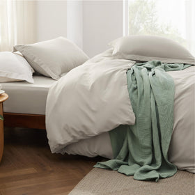 Bedsure duvet insert secured by eight ties for stable placement