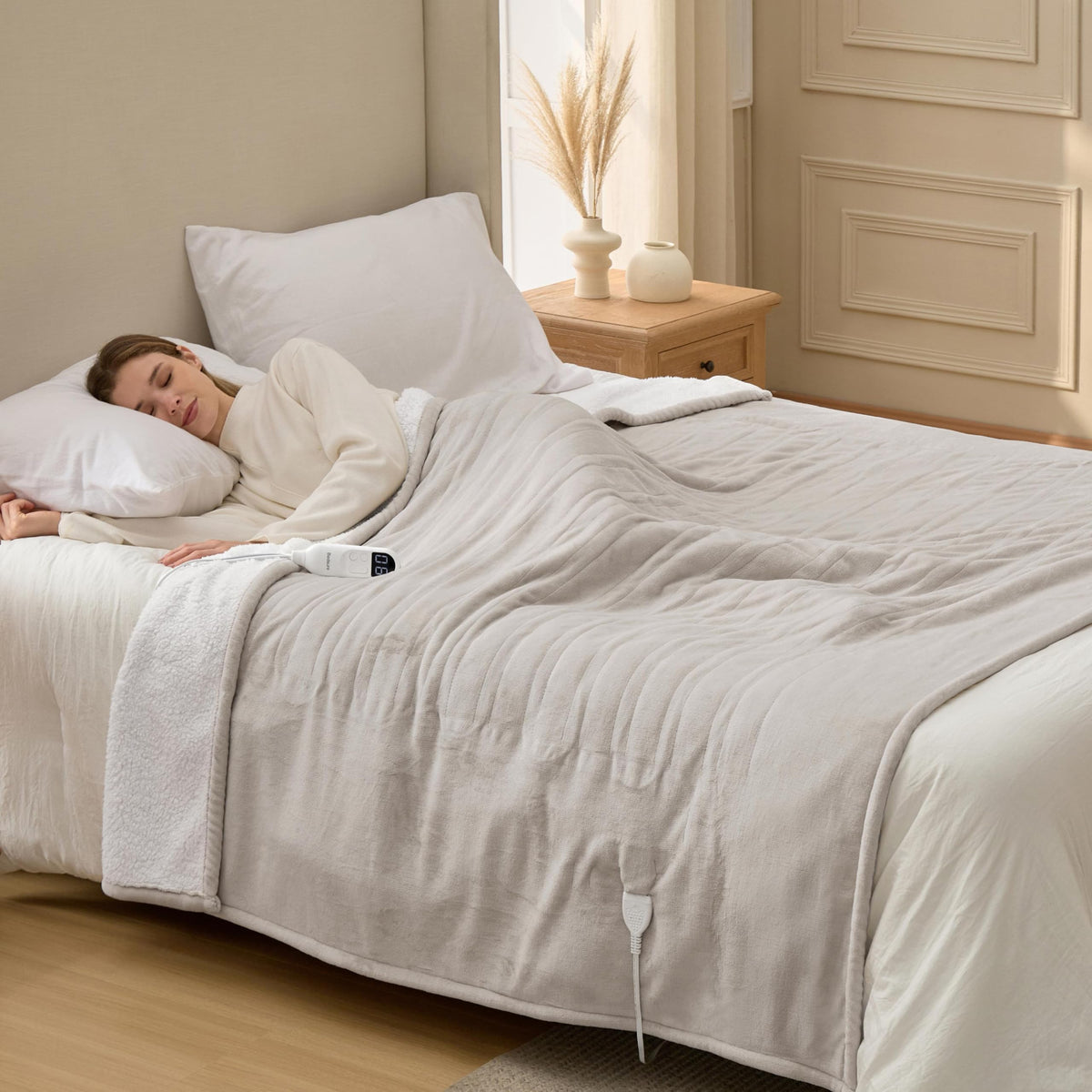 Bedsure Electric Blanket Twin cream dim ambient shot hints subtle room warmth