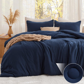 Bedsure elegant quilted design circle and clover adds refined texture.