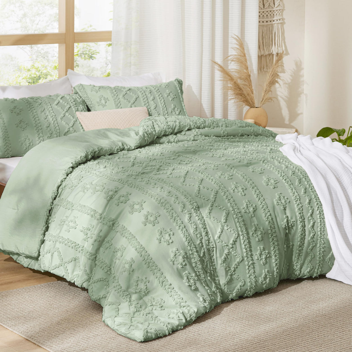 Bedsure embroidery closeup reveals meticulous 30-step tufting texture