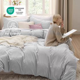 Bedsure fade and wrinkle resistant fabric stays crisp after washing.