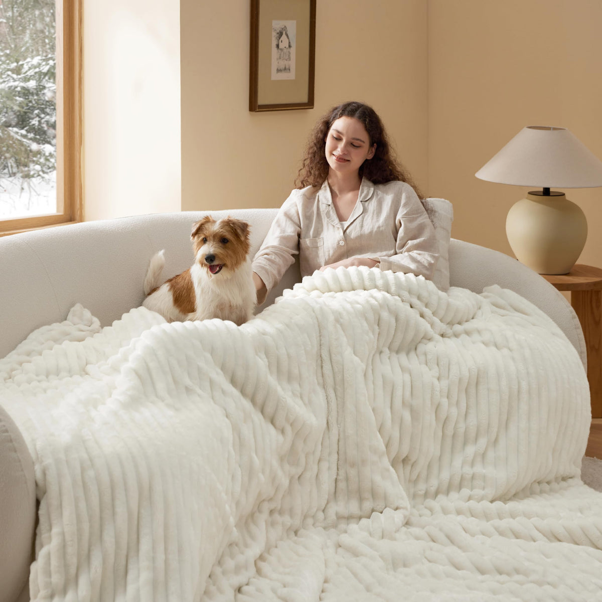 Bedsure two-sided flannel close-up showcases soft, cozy texture.