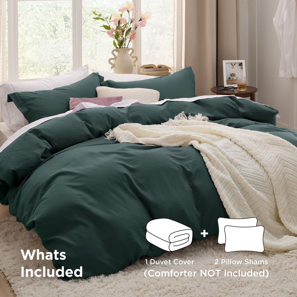 Bedsure duvet cover with zipper closure for quick, secure setup.