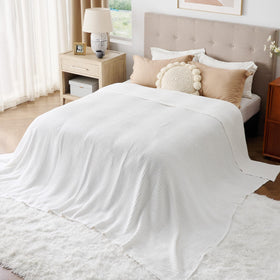 Bedsure Gentlesoft blanket breathable cotton supports year-round comfort.