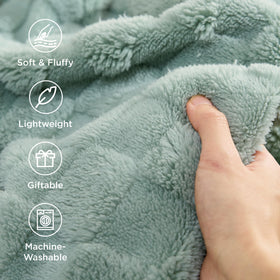Bedsure Gentlesoft checker pattern texture adds modern decor appeal.