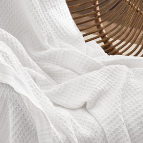Bedsure Gentlesoft blanket arrives in gift-ready packaging for gifting.