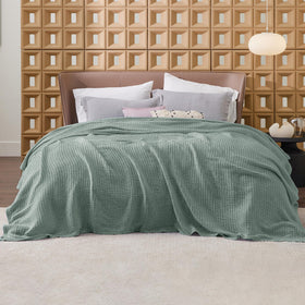 Bedsure Gentlesoft blanket folded demonstrates compact storage and ready-to-gift presentation