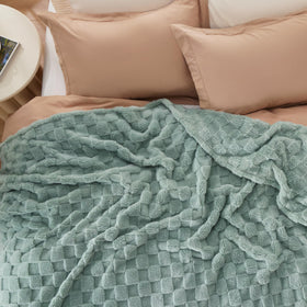 Bedsure Gentlesoft stitching detail highlights durability and everyday use.
