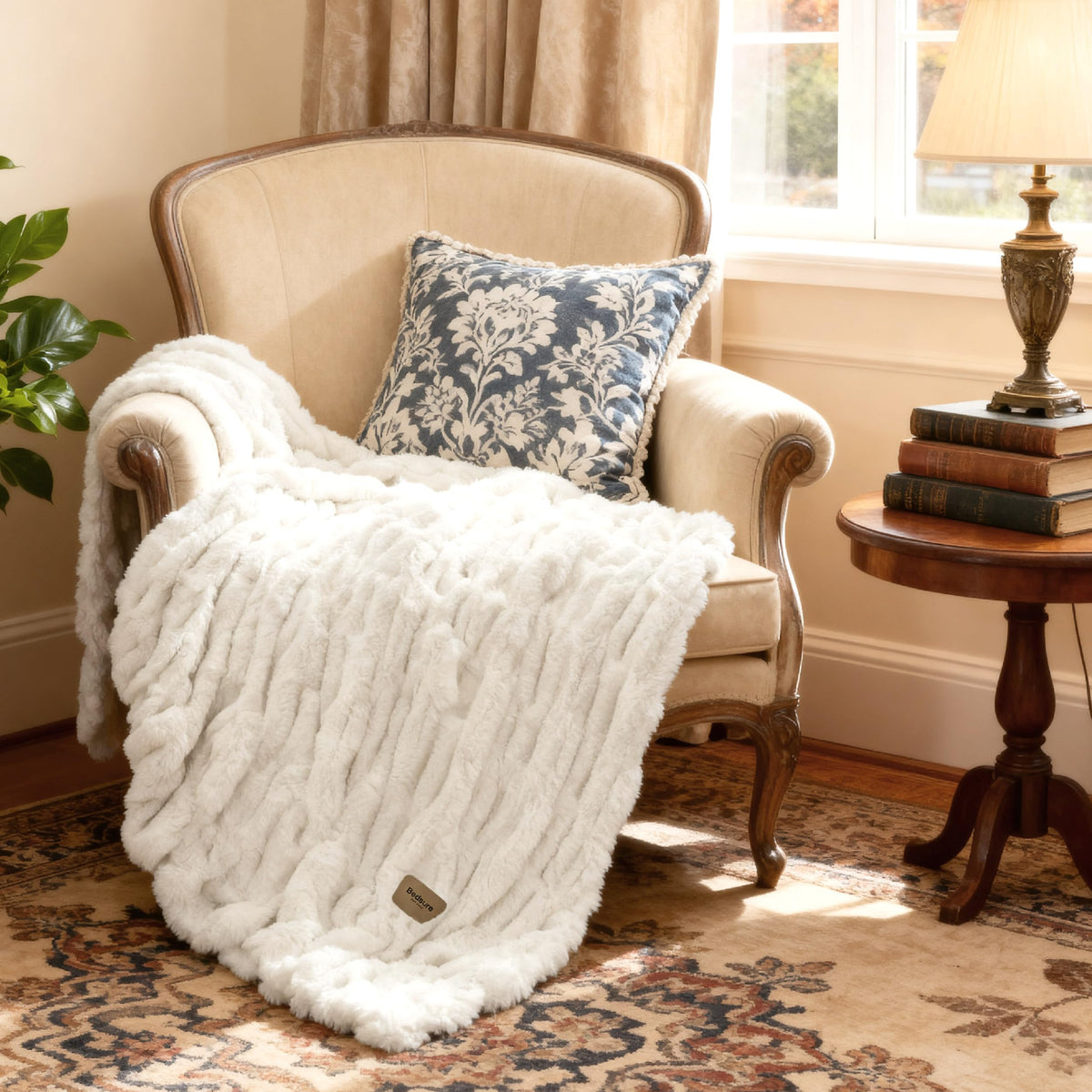 Bedsure Gentlesoft easy-care design stays soft after washing