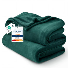 Bedsure GentleSoft fleece blanket emerald king size, plush texture for cozy warmth.