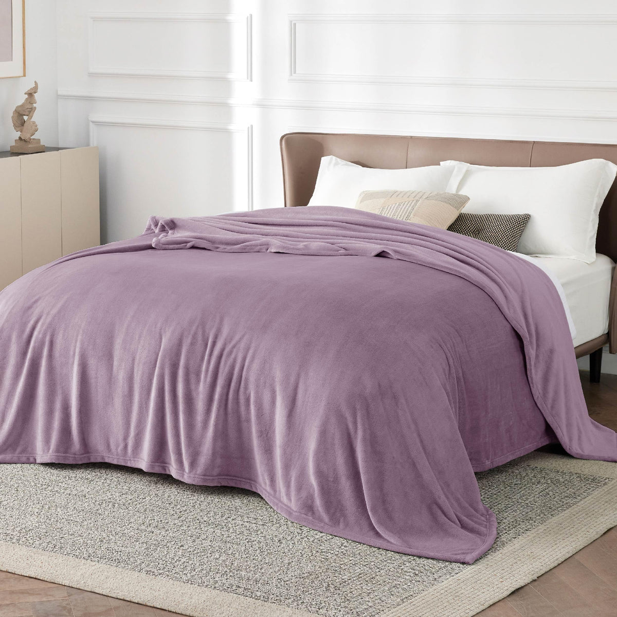 Bedsure GentleSoft close-up of fog purple fleece shows plush fibers for a soft touch.