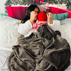 Bedsure GentleSoft fleece blanket gift-ready packaging for gifting.