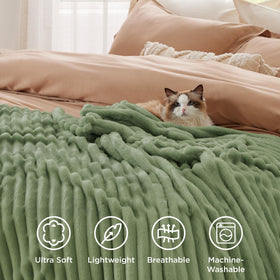 Bedsure GentleSoft green throw features durable stitching for lasting use.