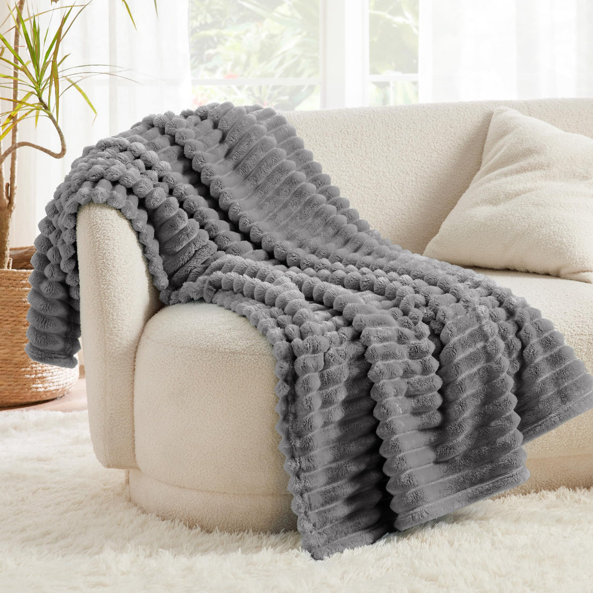 Bedsure GentleSoft machine-washable fleece maintains color vibrancy across cycles.