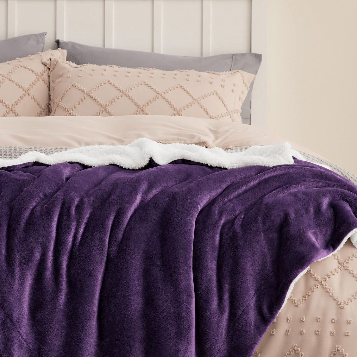 Bedsure GentleSoft sherpa fleece throw closeup texture highlights velvety surface