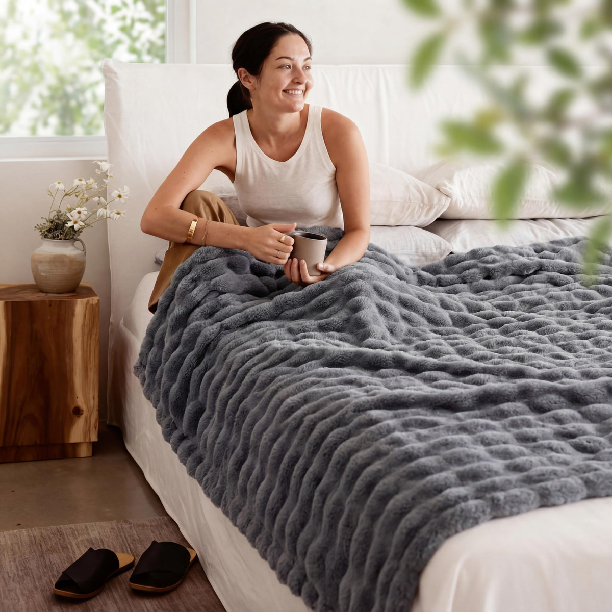 Bedsure gift-ready grey blanket makes a thoughtful present.