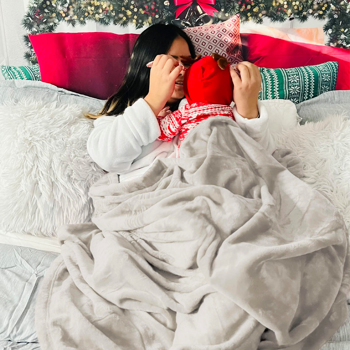 Bedsure giftable cozy blanket packaged as a thoughtful present.