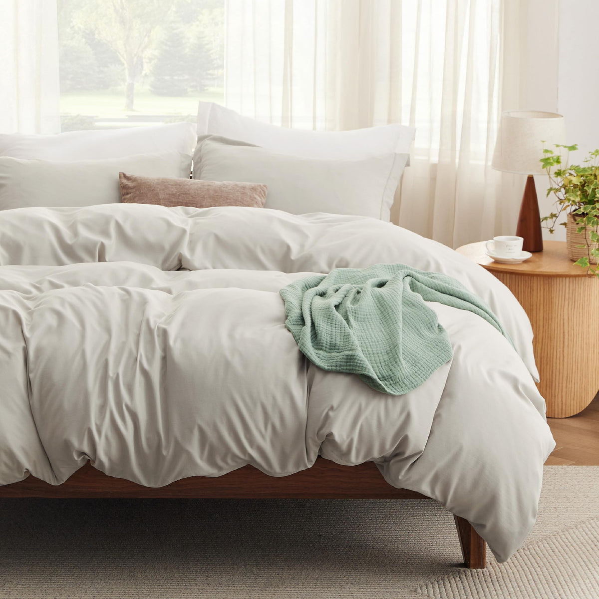 Bedsure king duvet cover closeup with zipper for secure closure and easy styling
