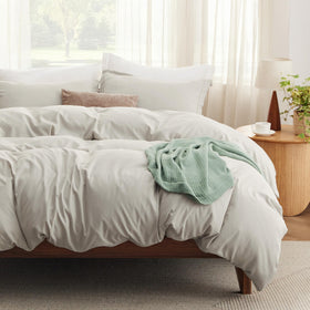 Bedsure king duvet cover closeup with zipper for secure closure and easy styling