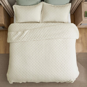 Bedsure king quilt cream colors stay vibrant after washing via dyeing technique