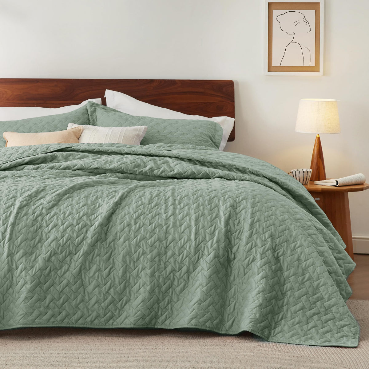 Bedsure king quilt closeup shows soft brushed shell and texture.