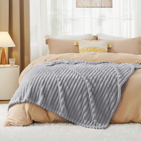 Bedsure Lightweight warmth blanket in living room scene