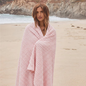 Bedsure lightweight blanket offers year round comfort without heaviness.