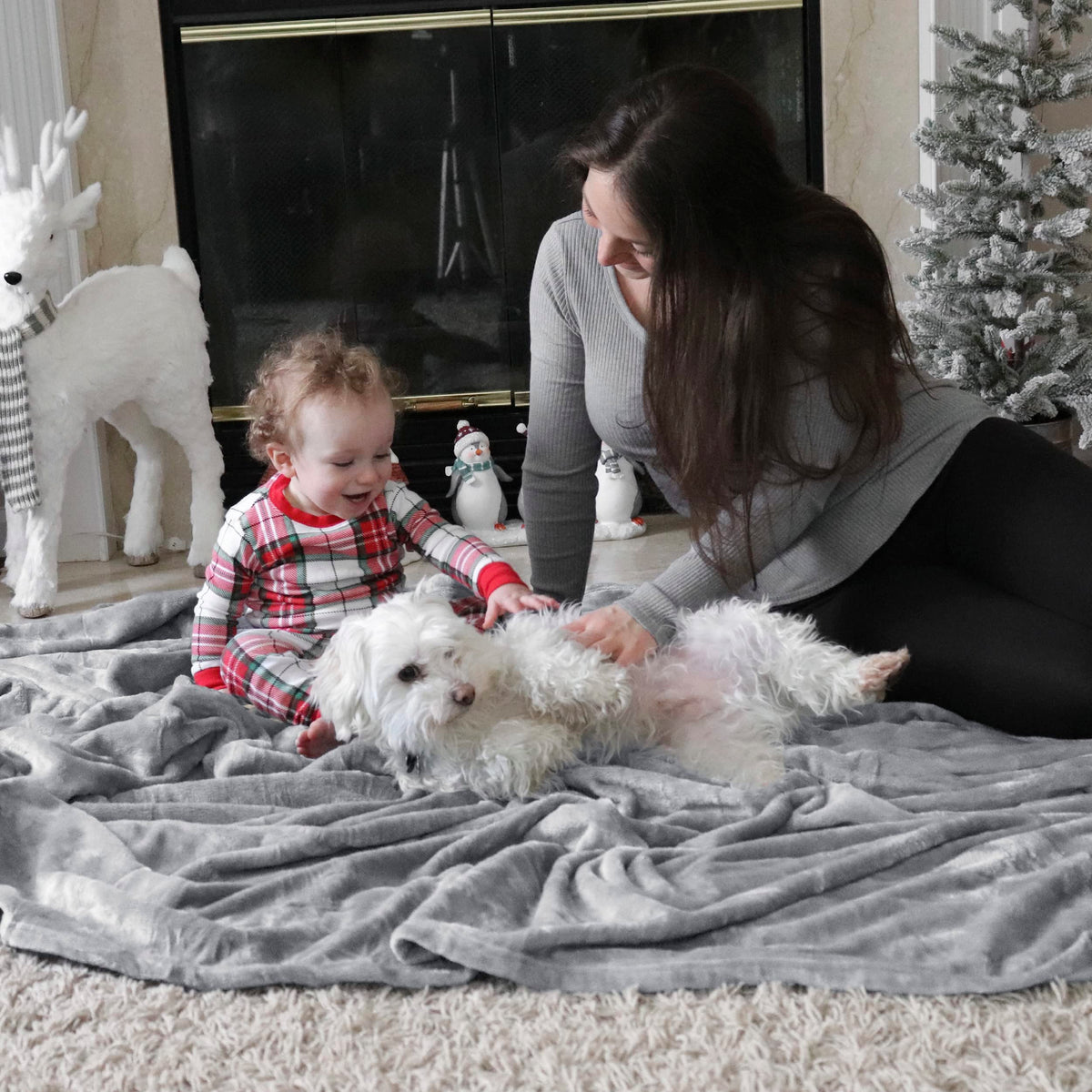 Bedsure lounge-friendly blanket perfect for binge-watching sessions.